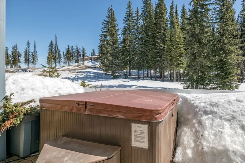 649eaaaa260b3 Firelight Lodge Hot Tub