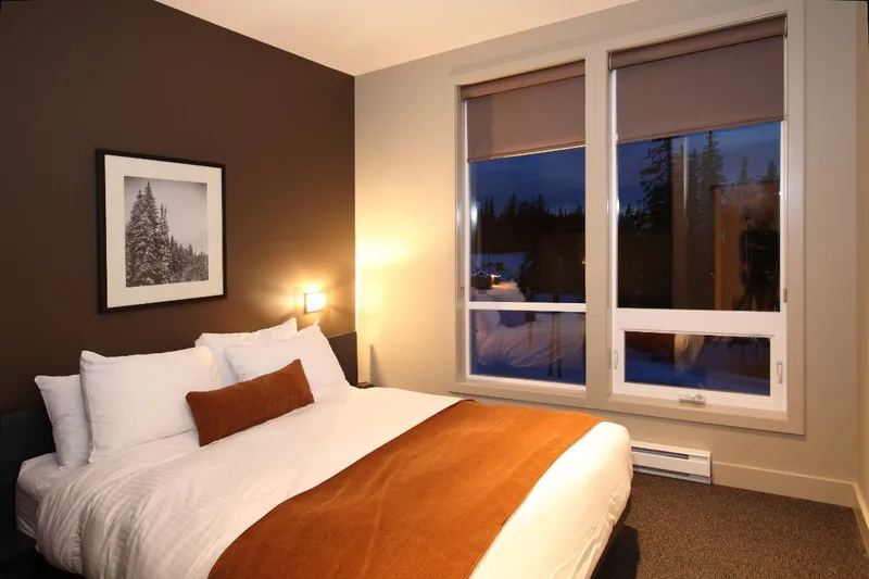 649eb533ecf9b Firelight Lodge Three Bedroom Premium Queen Bedroom