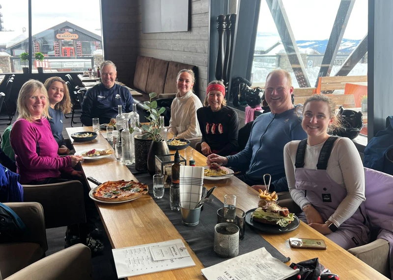 64a2b25271993 Lunch at Lodge900 in Beitstolen