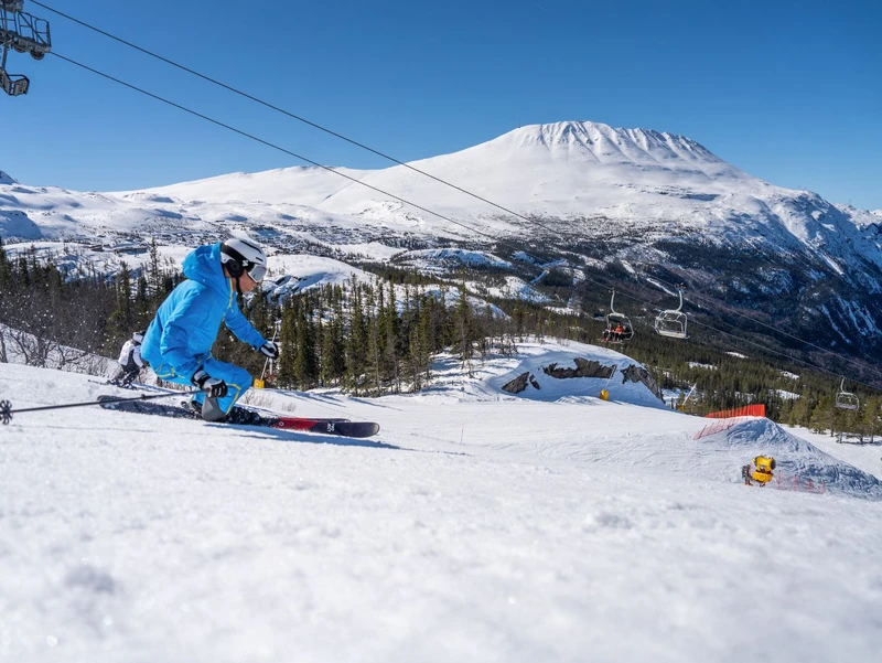 Skiing in Gausta with Scenic Views © Gausta