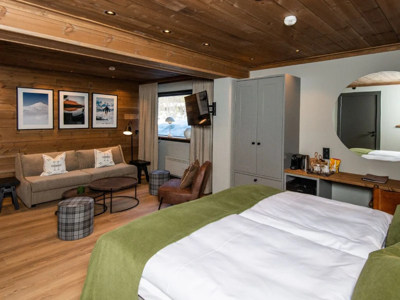 64be5aac57bb6 Gaustablikk Fjellresort Junior Suite Seating Area Bed 2