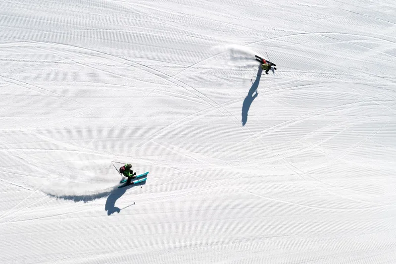 64c2534574b61 Carving on empty slopes in Gausta