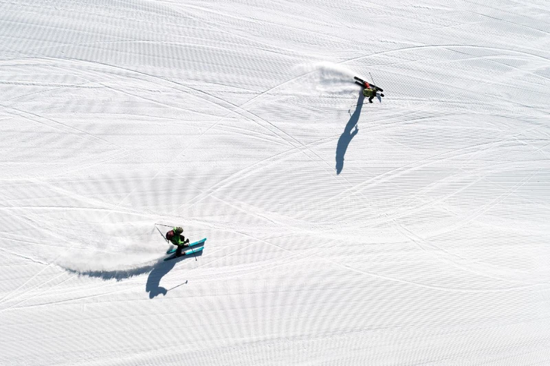 64c2534574b61 Carving on empty slopes in Gausta
