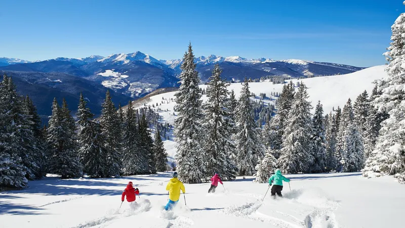 Bluebird Powder Day in Vail © Jack Affleck / Vail Resorts