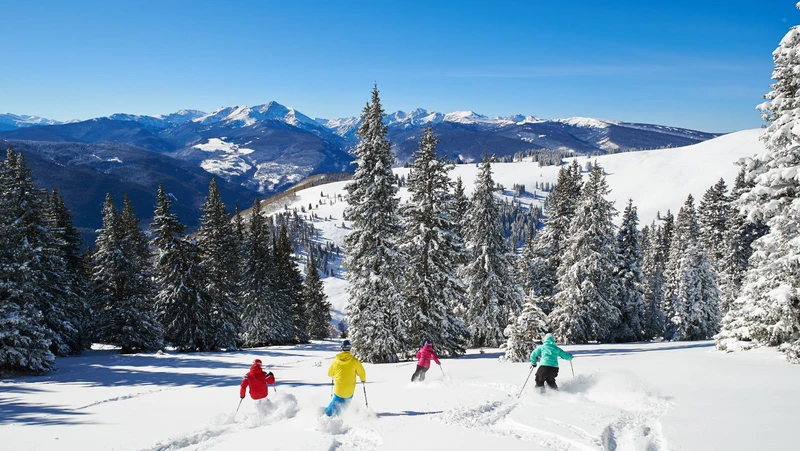 Bluebird Powder Day in Vail © Jack Affleck / Vail Resorts