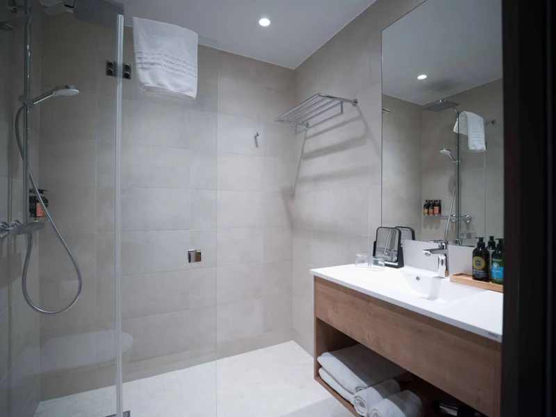 64db95af7aba7 Skarsnuten Hotel Deluxe room Bathroom