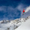 Jackson Hole Bluebird Cliff Drop © Jackson Hole Mountain Resort