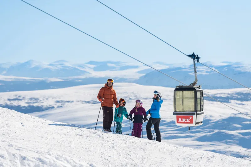 Family Skiing in Are, Sweden © Ola Matsson