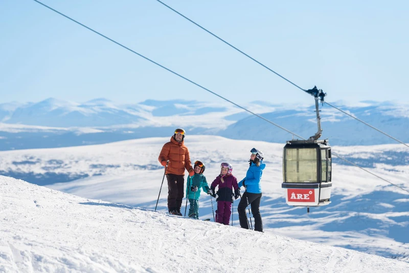 Family Skiing in Are, Sweden © Ola Matsson