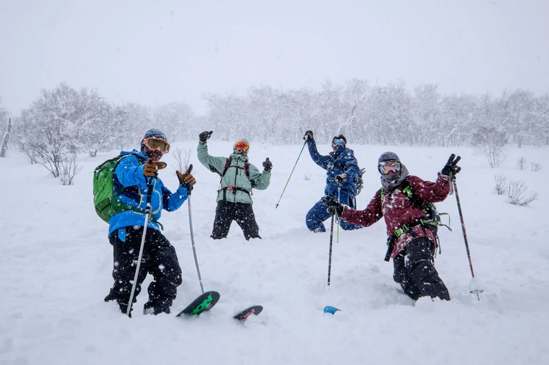 6543a6db43ee8 All Friends on a Powder Day in Kiroro