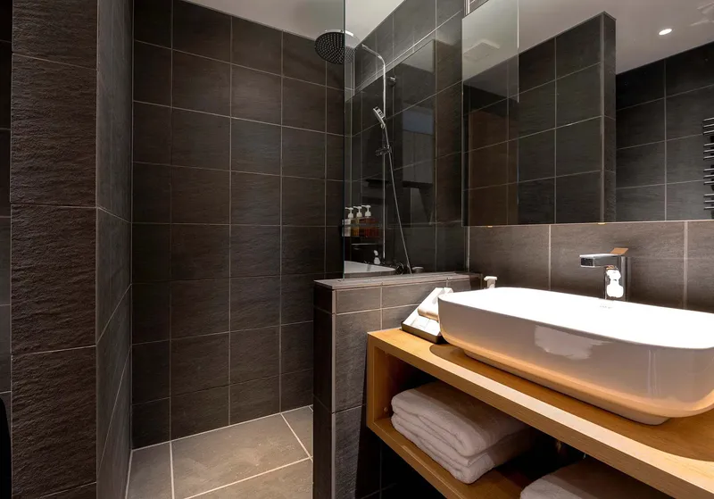 6544f246a058e Fenix Furano Studio Bathroom