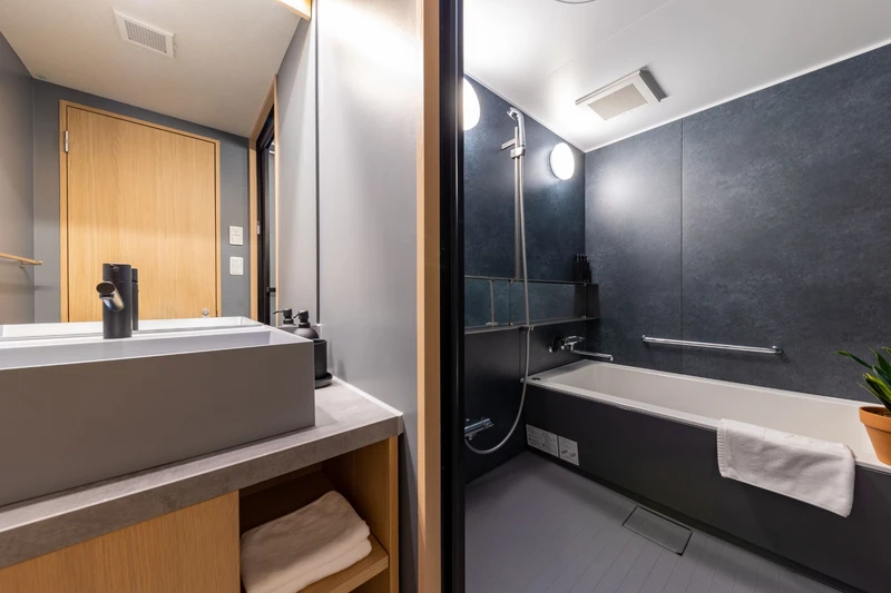 65492499336fb The Happo Family Room Happo Suite Bathroom