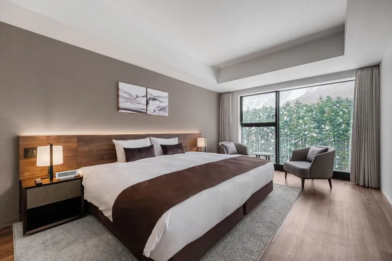 654b8df76cf8a The Vale Rusutsu 3 Bedroom Suite King Bed