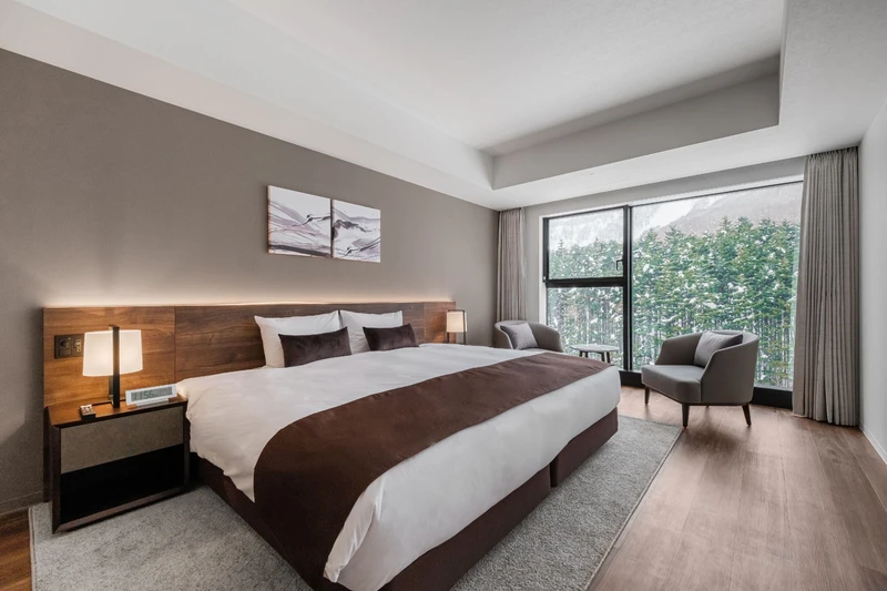 654b8df76cf8a The Vale Rusutsu 3 Bedroom Suite King Bed