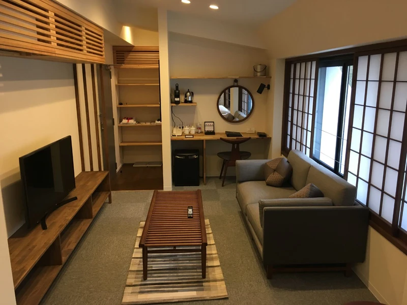 654e010dc6a33 Residence Yasushi Twin Room Living space