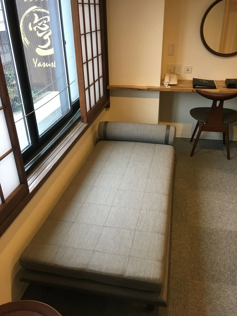 654e016a3525a Residence Yasushi Deluxe Twin Room Day bed