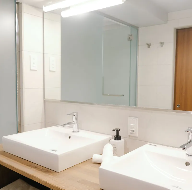 654e422838c21 Kawaotoya Four Bedroom Family Suite Bathroom