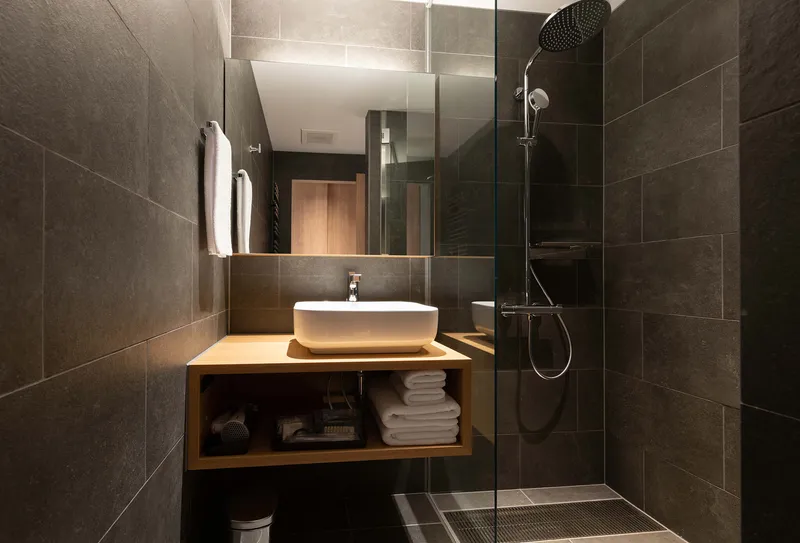 6551fc2ac04e6 Fenix West Superior Hotel Room Bathroom