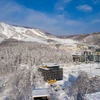 Intuition Niseko - Exterior with Mountains