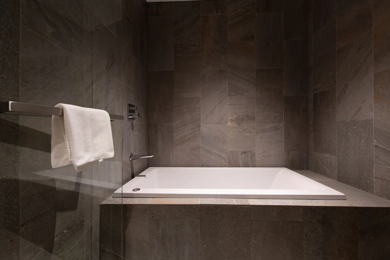 6552205ba0564 Intuition Niseko 2 Bedroom Deluxe Apartment Bathtub