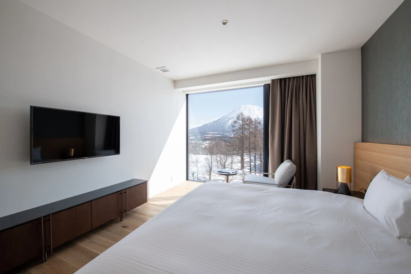 6552229b19ea7 Intuition Niseko 4 Bedroom Yotei Penthouse King Bed