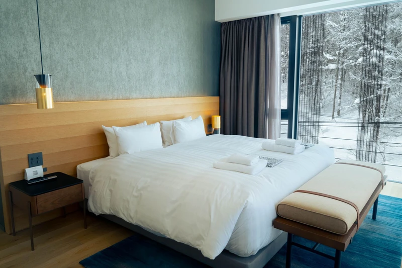 6552265a4932b Intuition Niseko 5 Bedroom Ski Side Penthouse King Bedroom