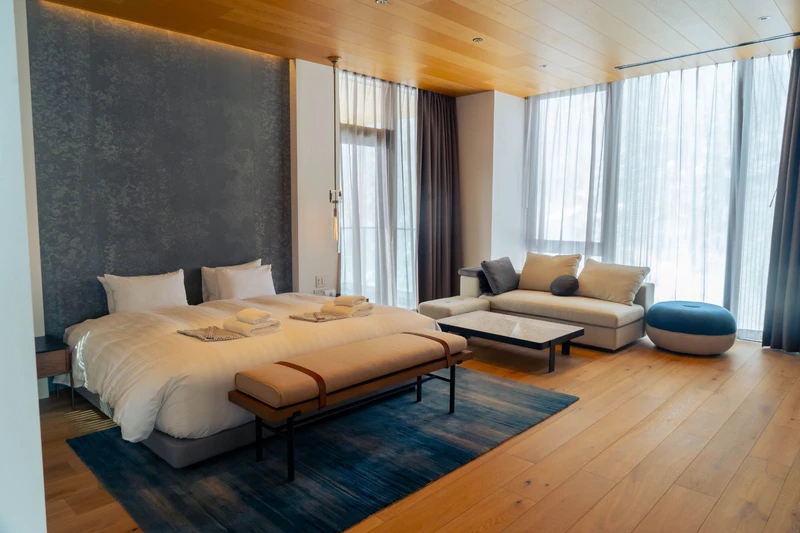 6552265bb9bb2 Intuition Niseko 5 Bedroom Ski Side Penthouse Master Bedroom