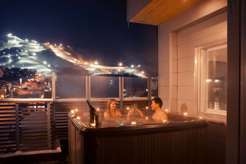 Setsumon - Penthouse Terrace with Hot Tub and Slopes View