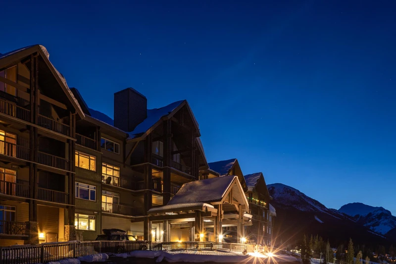 6573061a59542 Palliser Lodge Night