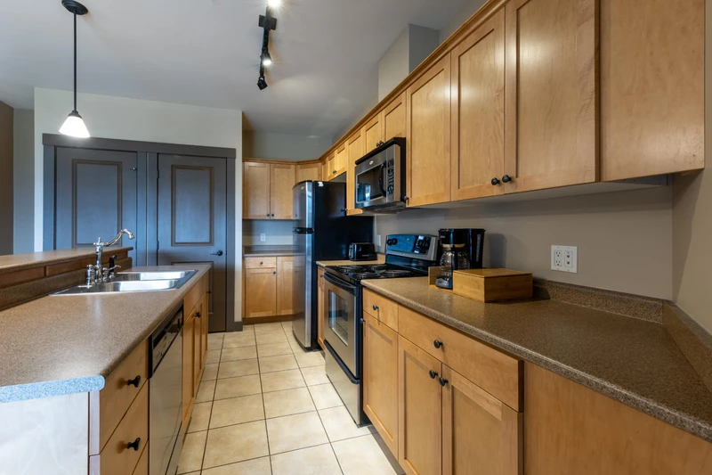 657309542338b Palliser Lodge 1 Bed Suite Kitchen