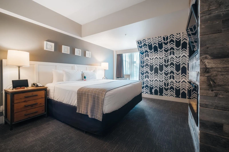 658318b239f32 Summit Lodge Whistler One Bedroom Suite 1