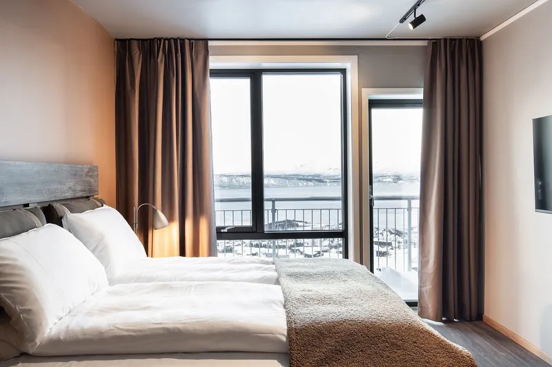 65b126b0bddbd Basecamp Narvik Studio View