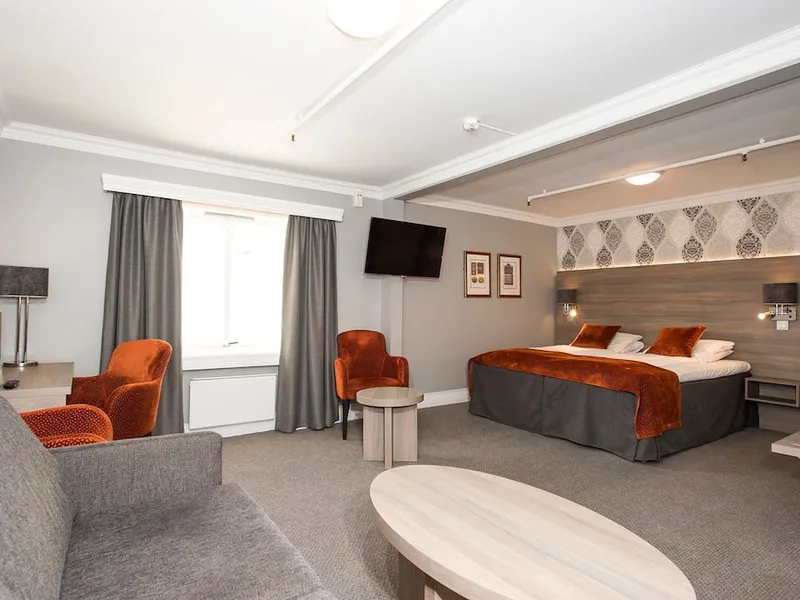 65d3453139b05 Dr Holms Family Room Sofa