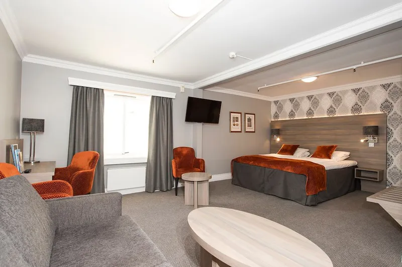 65d3453139b05 Dr Holms Family Room Sofa