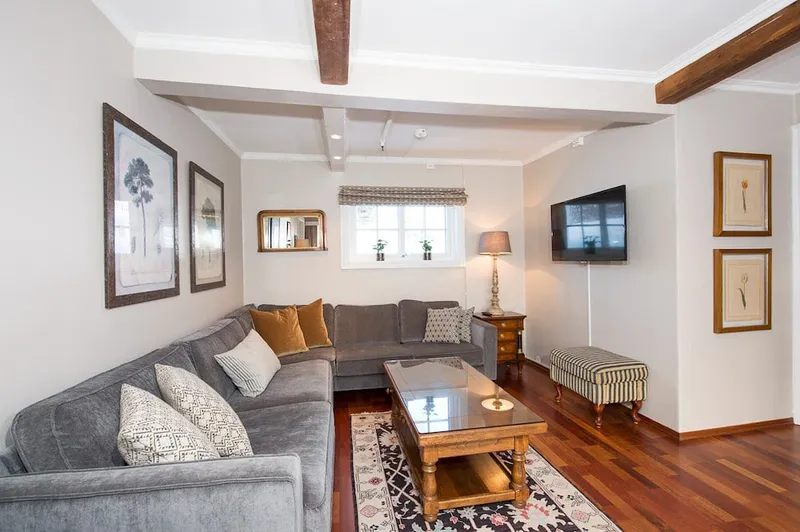 65d3473a7a0b5 Dr Holms Suite Sofa