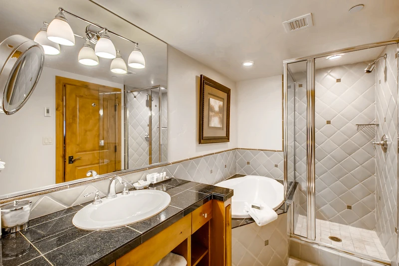 65d364905ce3d Gravity Haus Hotel Vail King Bed Bathroom