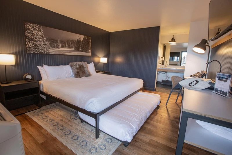 65d7380bb5692 Gravity Haus Winter Park Powder Hound Bedroom