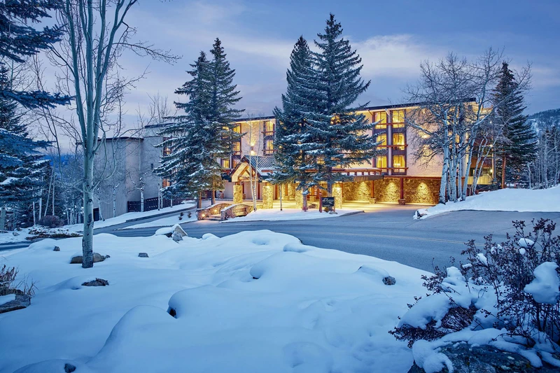 Stonebridge Inn - Exterior in Winter