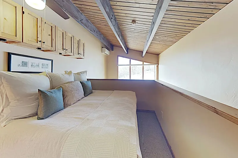 65e9b43a46757 Timberline Condos Loft Studio Bed Area