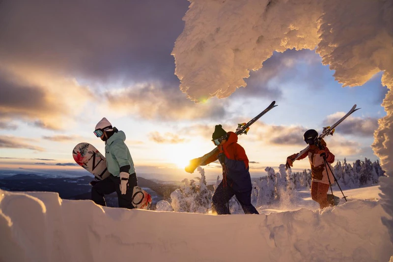 65f03fb297533 SUN PEAKS Colton Jacobs 01849