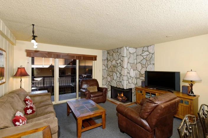 65f9b2f7efed42 Bed Standard Living Room Crestwood Condominiums