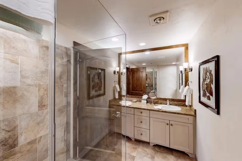 65f9cb1316c631 bed bathroom Blue Sky