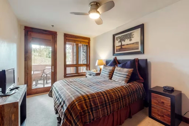 65f9cc04c7a453 bed bedrrom Blue Sky