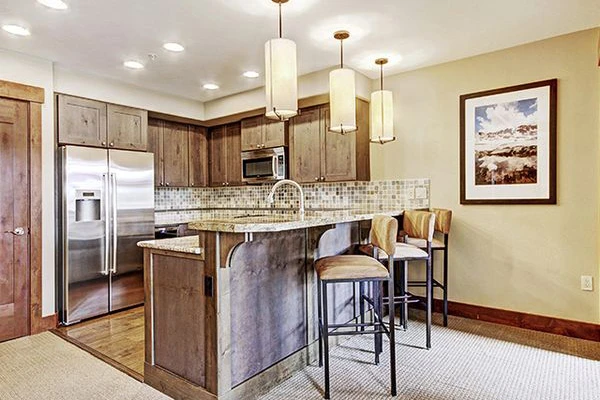 660eab2b1ed822 3 Bed Condo kitchen One Ski Hill Place Breckenridge USA