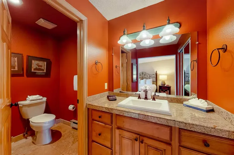 660ece21db30b2 Bed Bathroom Pine Ridge Condos Breckenridge USA