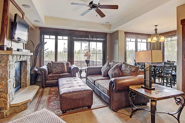 660fb9822e8902 Bed Condo Living Area Crystal Peak Lodge Breckenridge USA