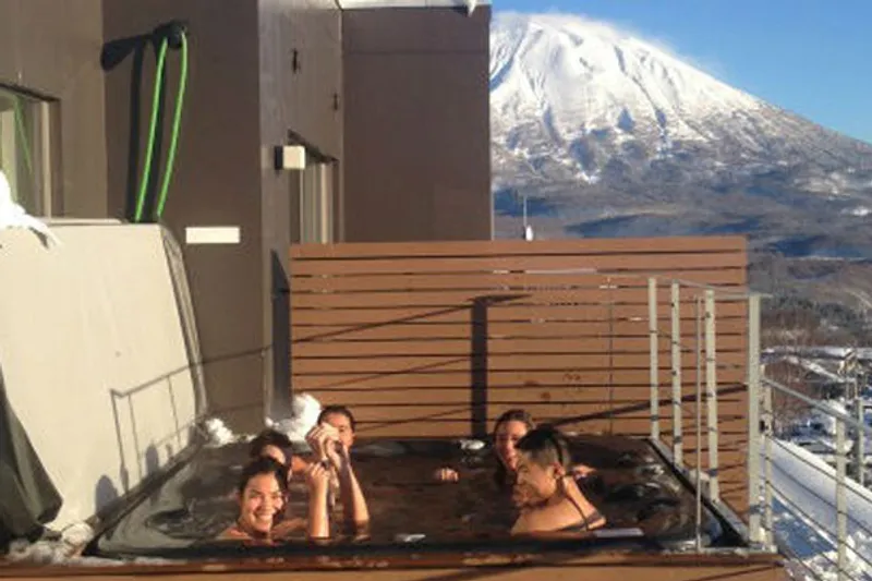 6610224b51d97 Yama Shizen Niseko Penthouse Hot Tub