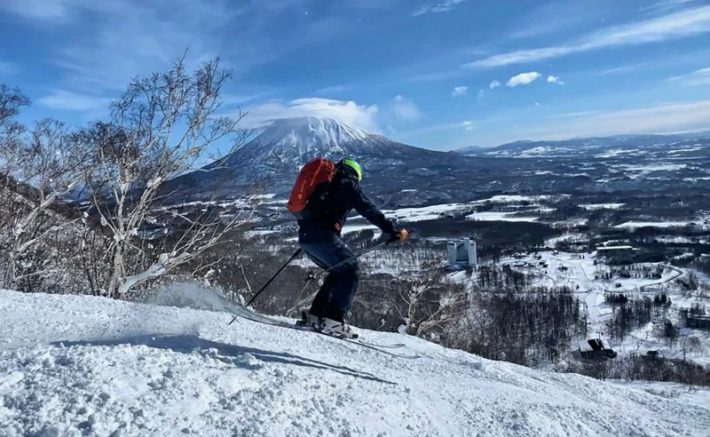 Skiing in Niseko, Japan - Jacqui Skoyles, Jan 2024