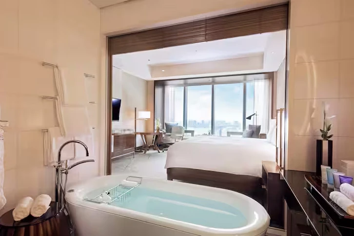 6620fc25b0322 Conrad Tokyo Japan King Room Bathroom