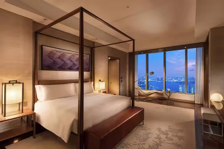 662105503bf71 Conrad Tokyo Japan Royal Suite Bedroom Hilton